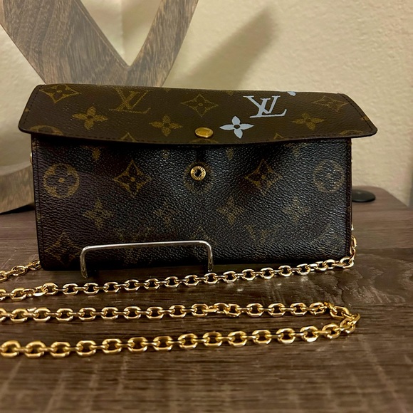 🖤🐻 🩶 Louis Vuitton Monogram LV Logo Crossbody WOC Wallet on Chain Gold Chain - Picture 10 of 16